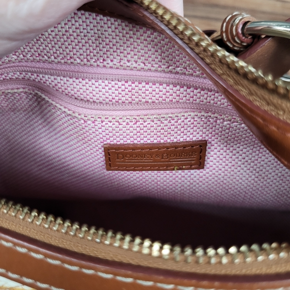 CLEARANCE! Dooney & Bourke Vintage Croc-Embossed Leather Shoulder Bag, 12Γ9Γ5.5 - Picture 10 of 15